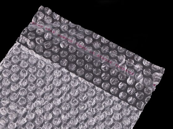 Bublinkové sáčiky s lepiacou lištou 12x14 cm
